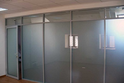 Офисная перегородка с дверью (одинарное стекло+матовая пленка)